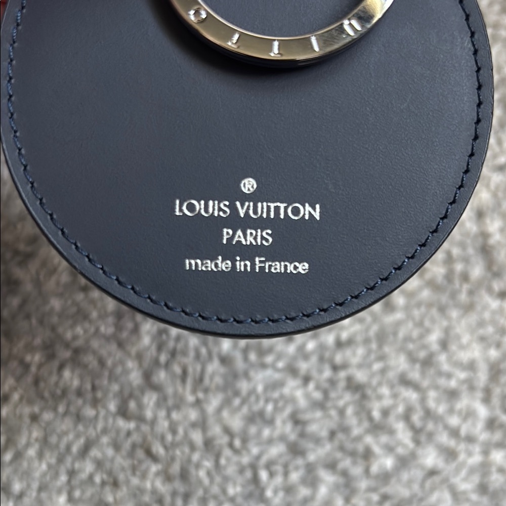 Louis Vuitton Illustre Bag Charm and Key Holder - Picture 8 of 11
